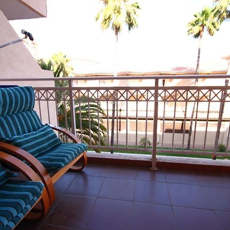 Two Bedroom Apartment In Beachfront Complex With Pool In Playa De Las Americas. Exterior photo